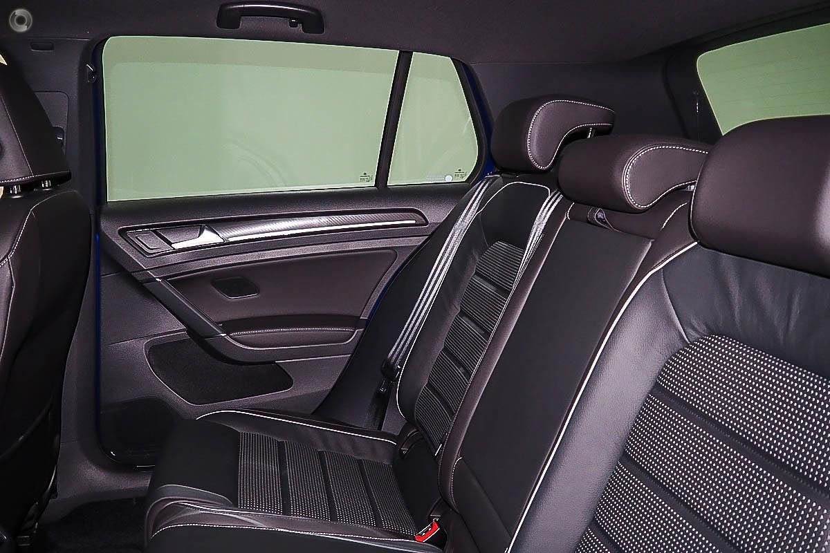 2017 Volkswagen Golf R 7.5