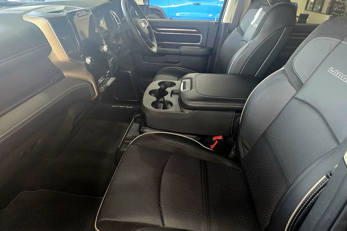 2024 RAM 2500 Laramie Rambox DJ 4X4