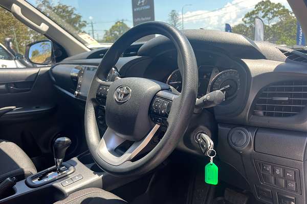 2024 Toyota Hilux SR GUN126R 4X4