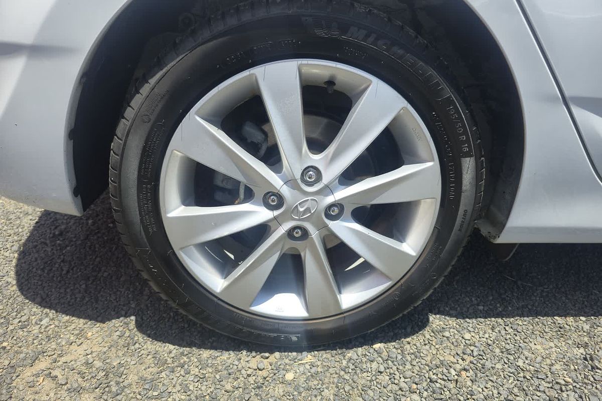 2019 Hyundai Accent Sport RB6