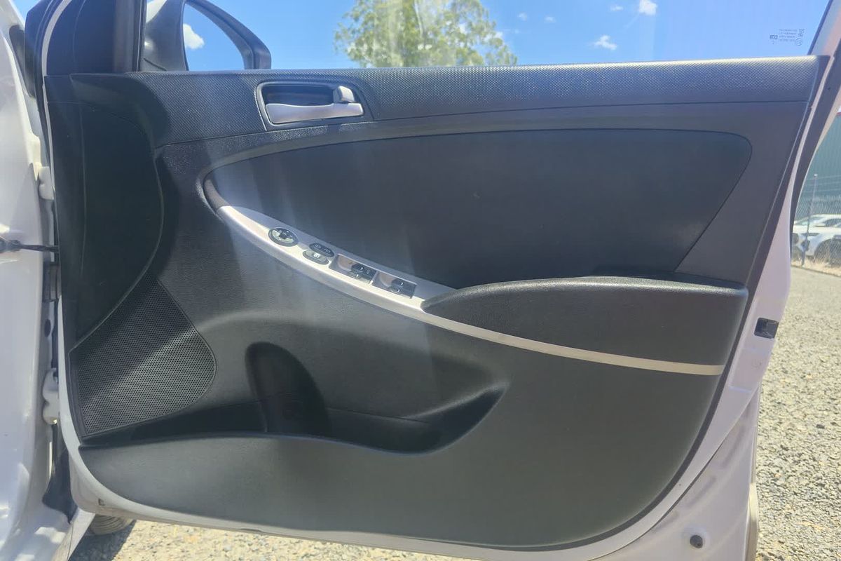 2019 Hyundai Accent Sport RB6