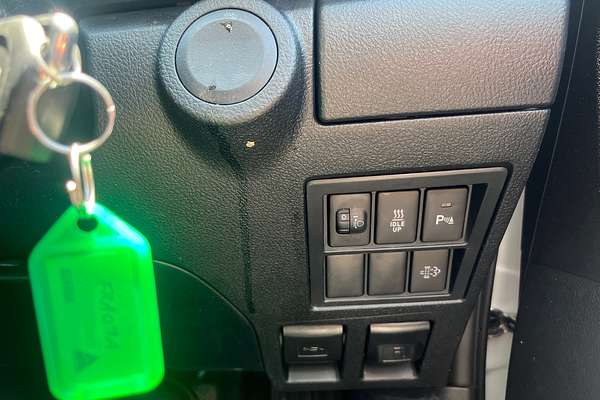 2024 Toyota Hilux SR GUN126R 4X4