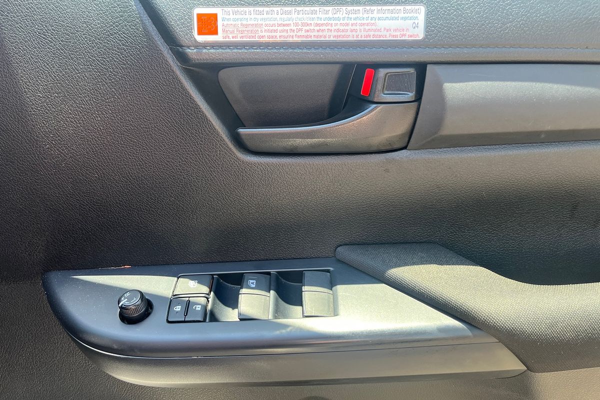 2024 Toyota Hilux SR GUN126R 4X4