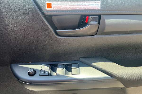 2024 Toyota Hilux SR GUN126R 4X4