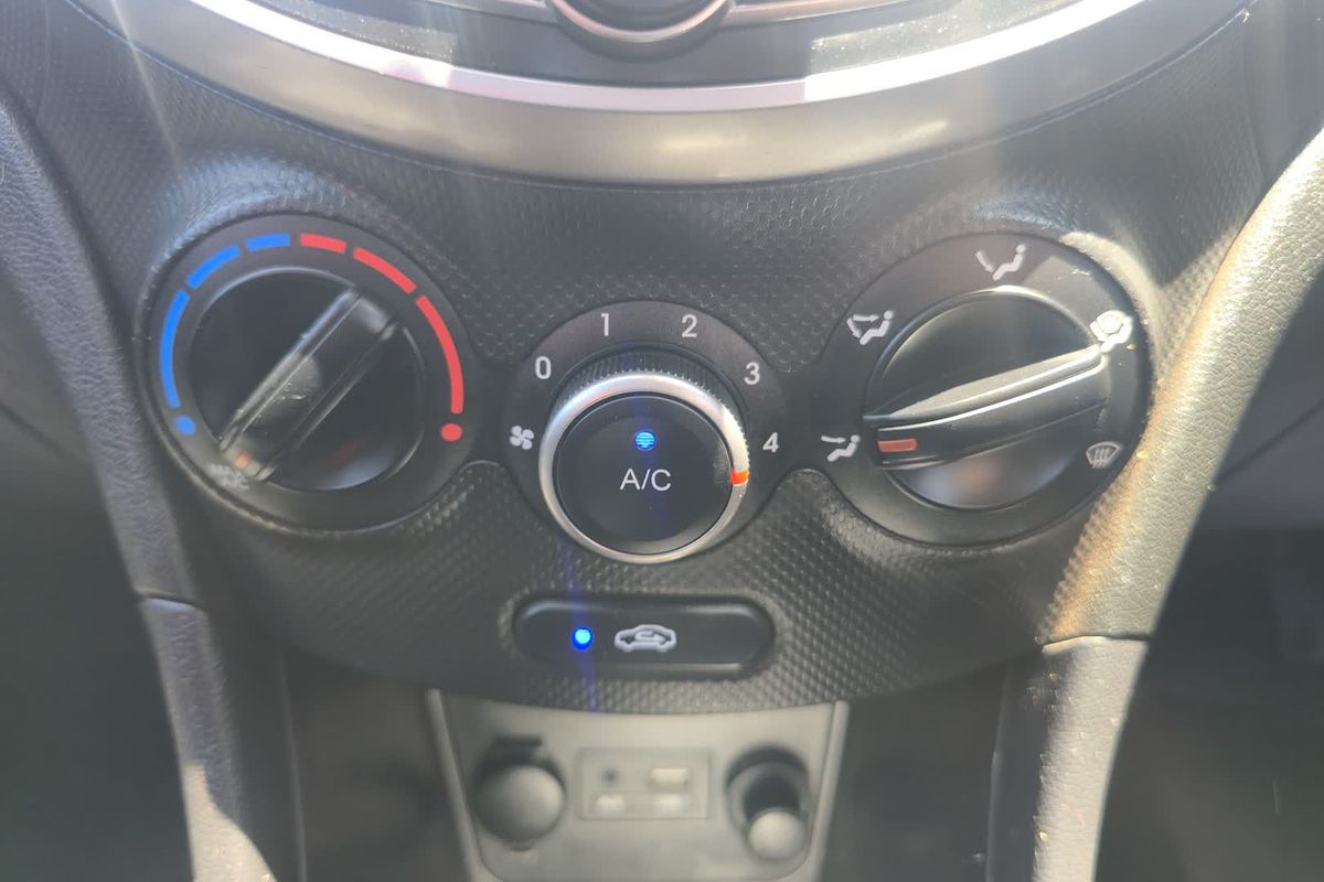 2019 Hyundai Accent Sport RB6