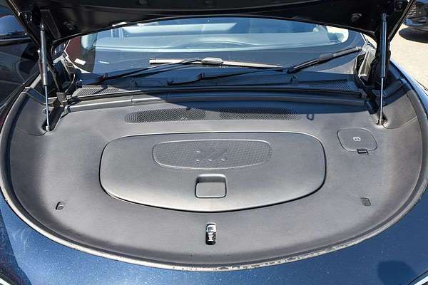 2025 MG IM6 Platinum S12L