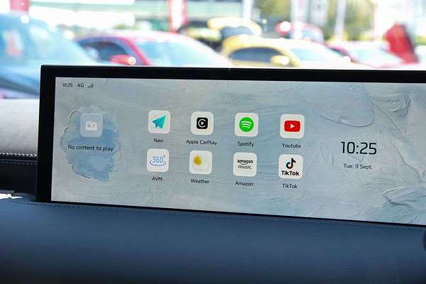 2025 MG IM6 Platinum S12L