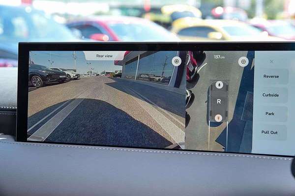 2025 MG IM6 Platinum S12L