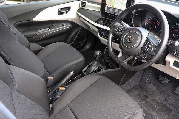 2025 Suzuki Swift Hybrid UZ