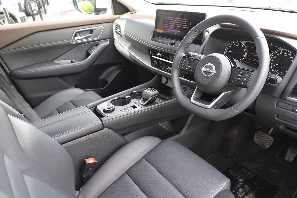 2025 Nissan X-TRAIL ST-L T33