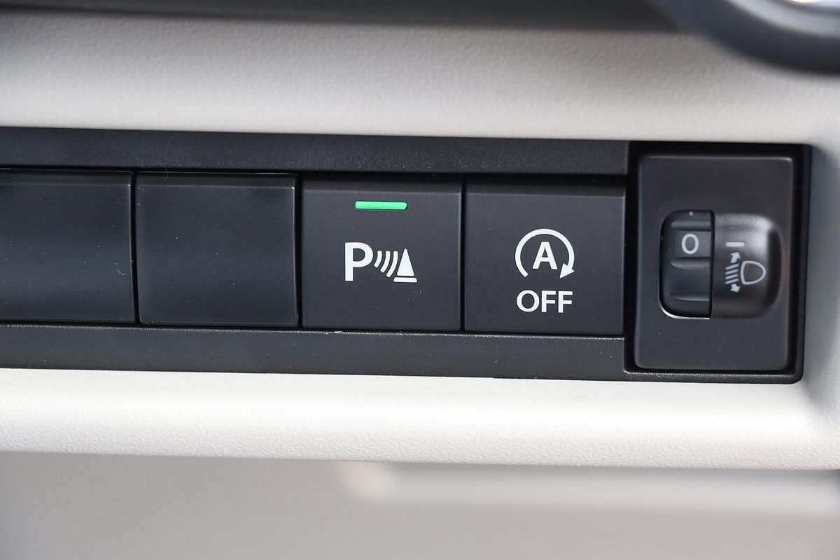 2025 Suzuki Swift Hybrid UZ