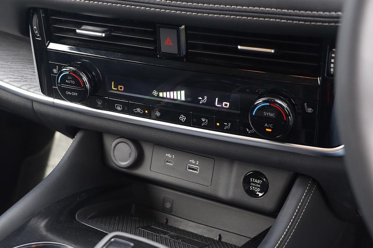 2025 Nissan X-TRAIL ST-L T33