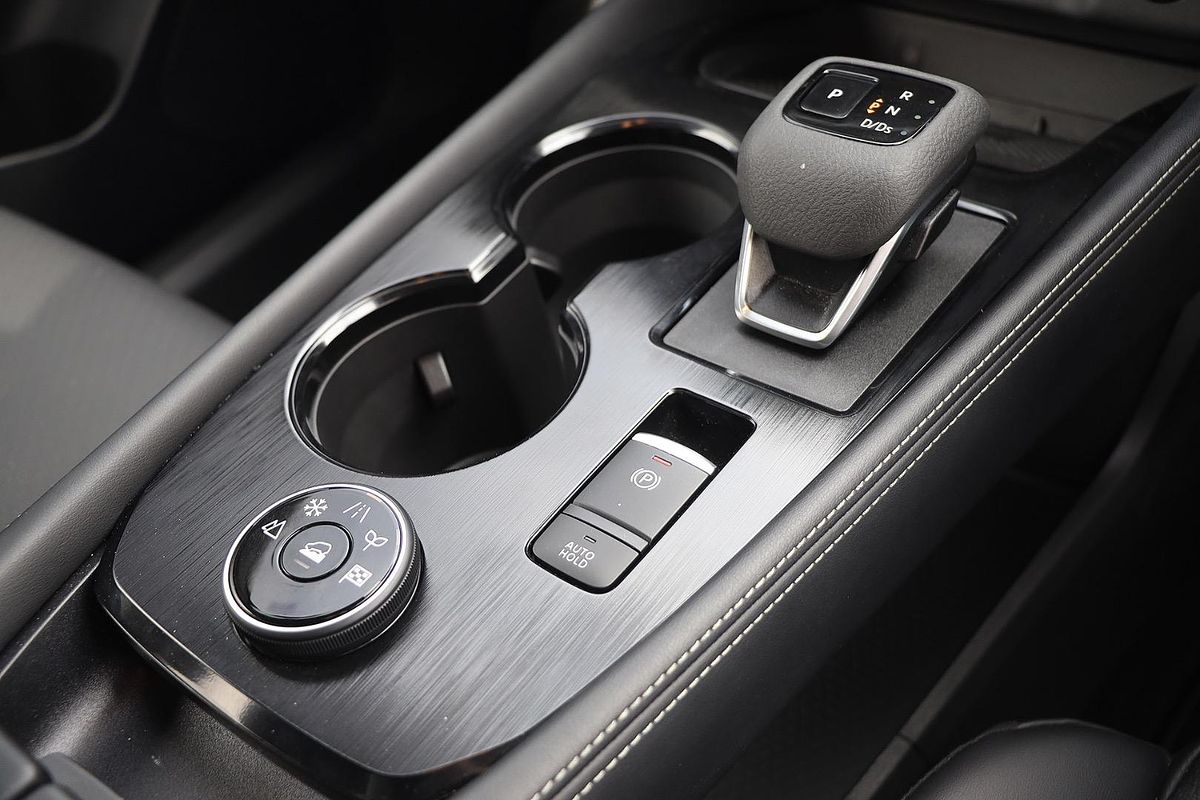 2025 Nissan X-TRAIL ST-L T33