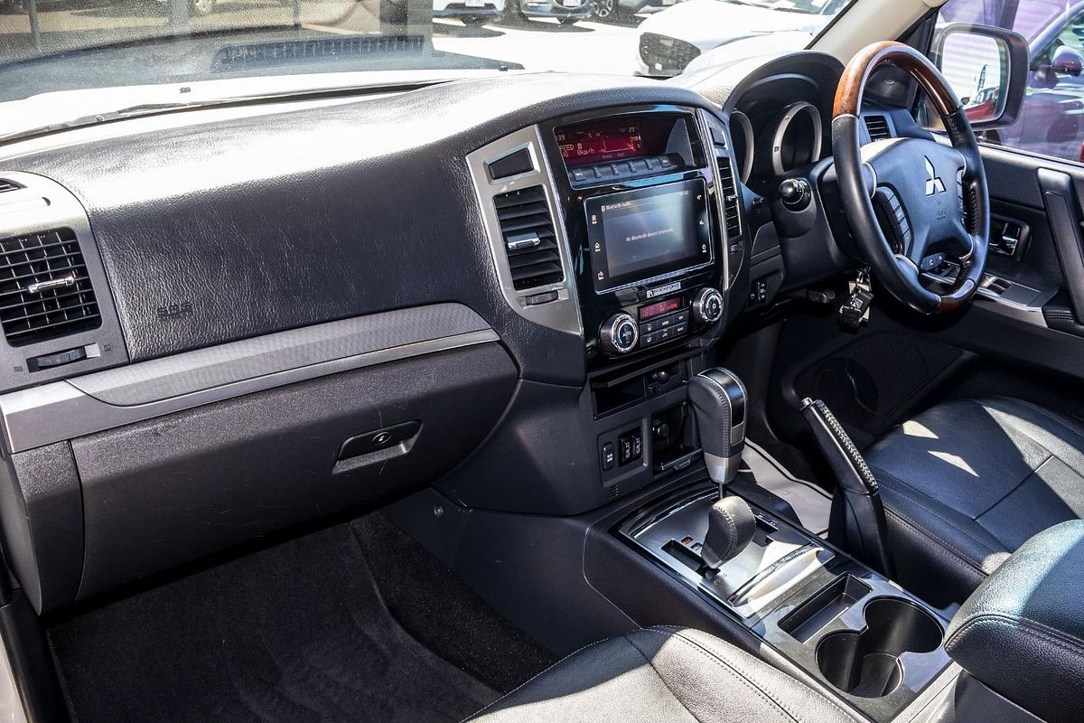 2016 Mitsubishi Pajero Exceed NX