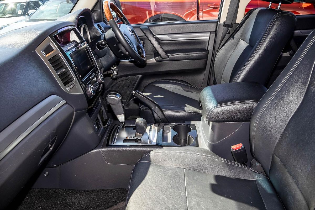 2016 Mitsubishi Pajero Exceed NX