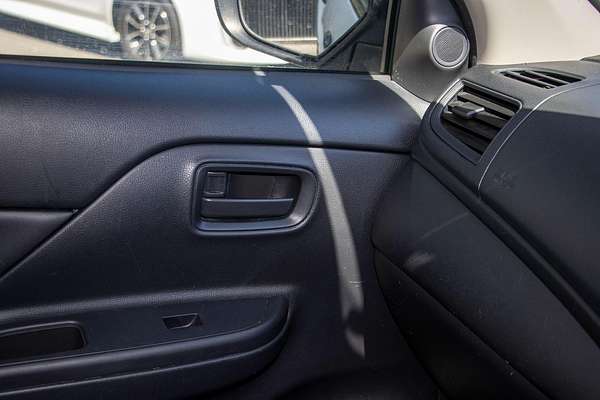 2022 Mitsubishi Triton GLX-R MR Rear Wheel Drive