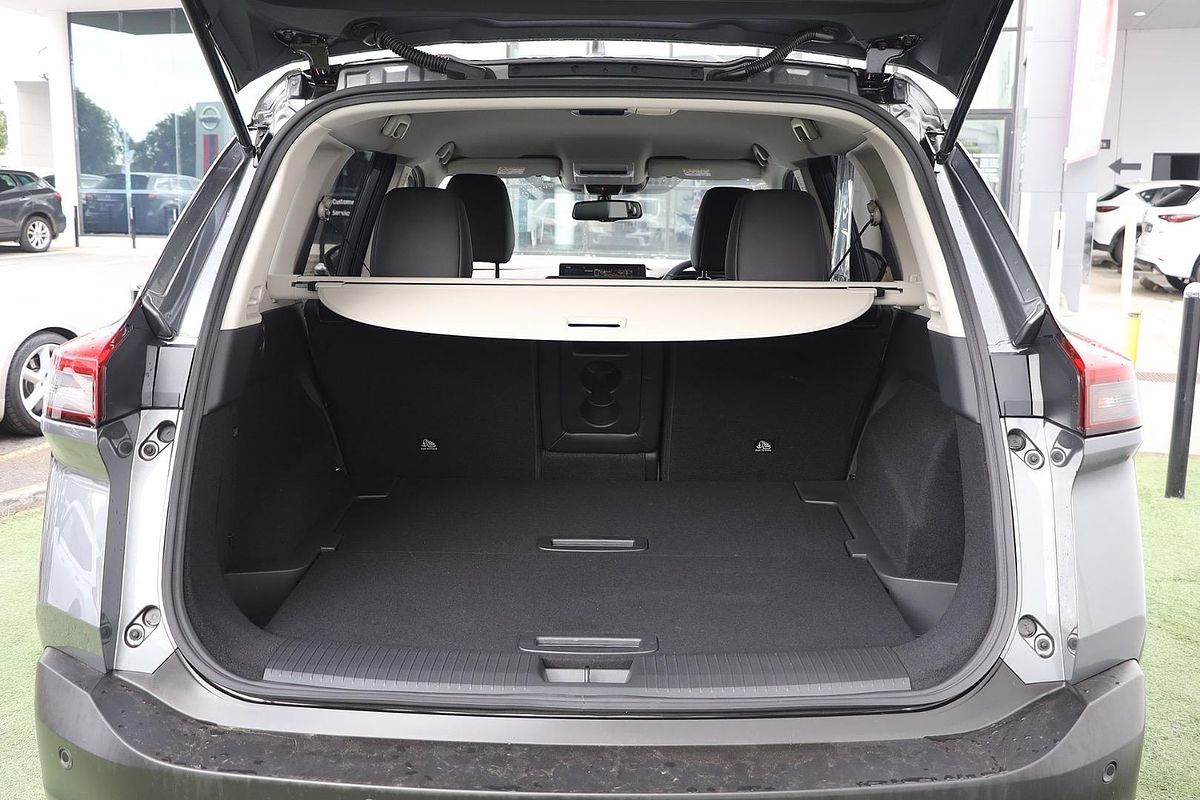 2025 Nissan X-TRAIL ST-L T33