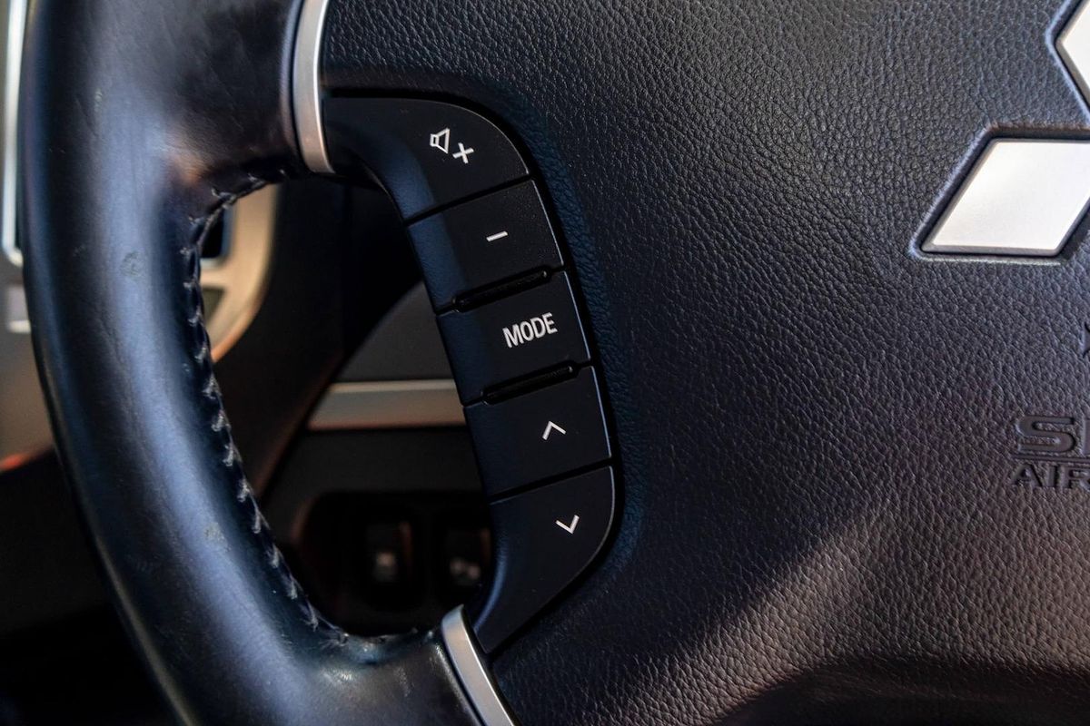 2016 Mitsubishi Pajero Exceed NX