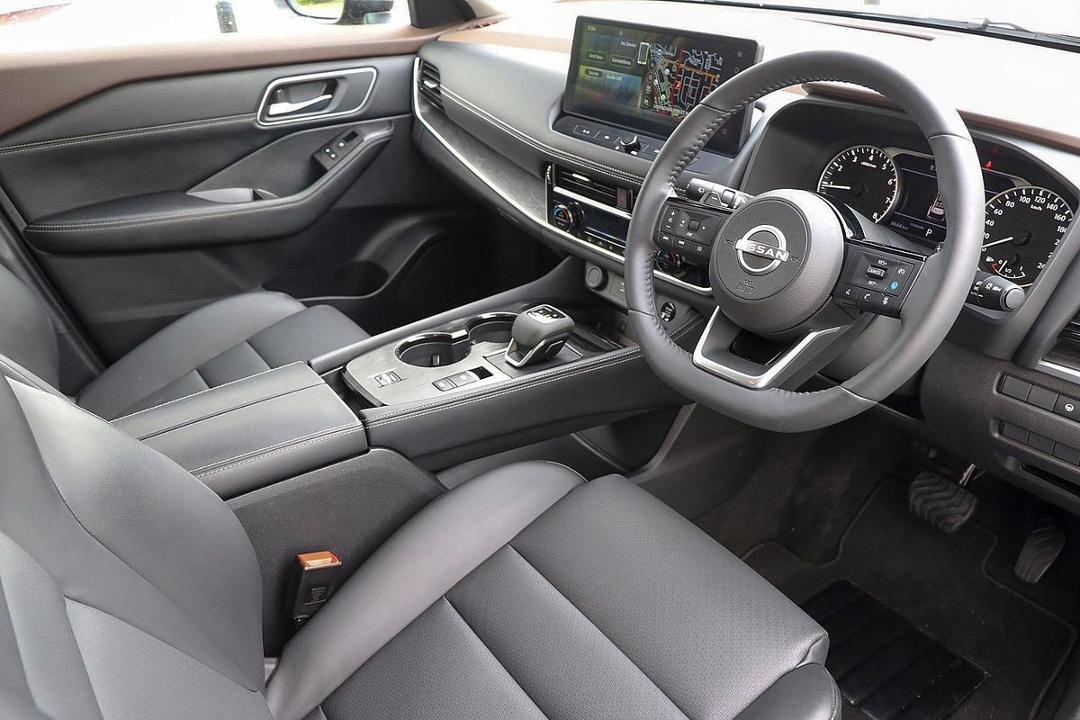 2025 Nissan X-TRAIL ST-L T33