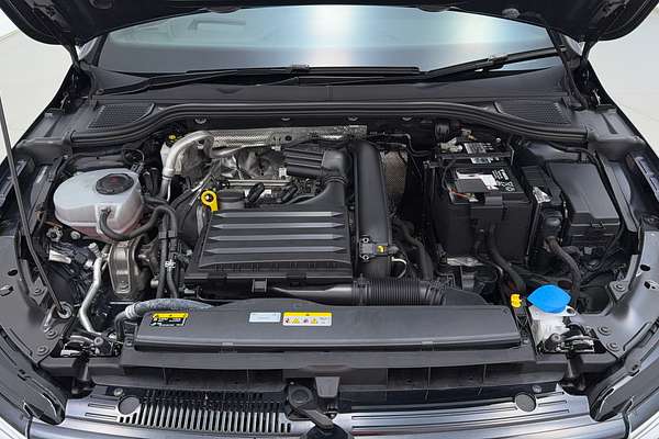 2021 Volkswagen Golf 110TSI R-Line 8