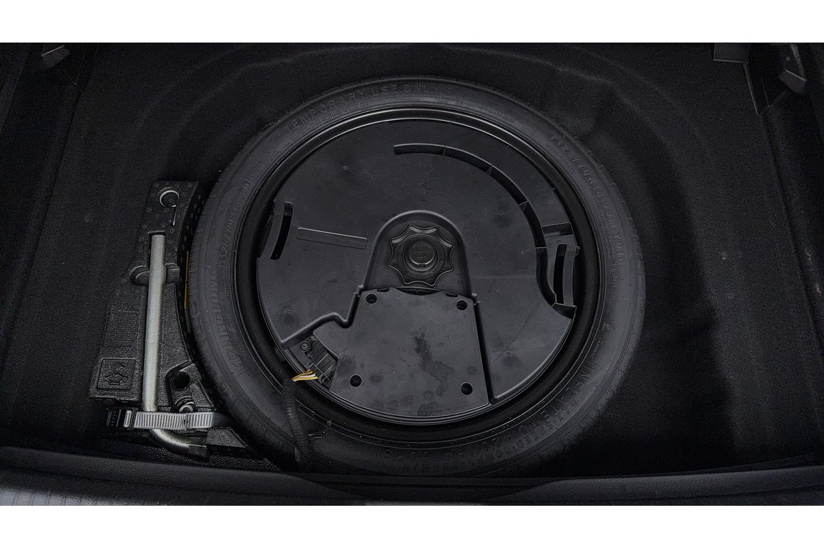 2021 Volkswagen Golf 110TSI R-Line 8