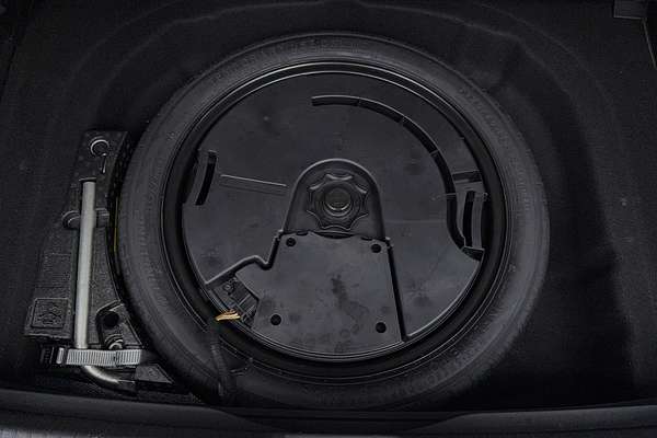 2021 Volkswagen Golf 110TSI R-Line 8