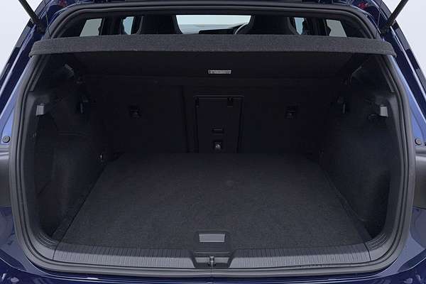 2021 Volkswagen Golf 110TSI R-Line 8