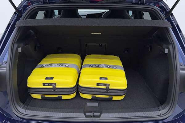 2021 Volkswagen Golf 110TSI R-Line 8