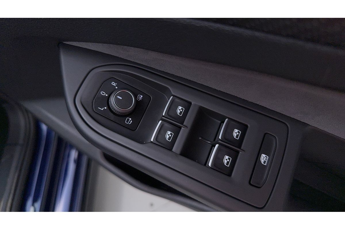 2021 Volkswagen Golf 110TSI R-Line 8