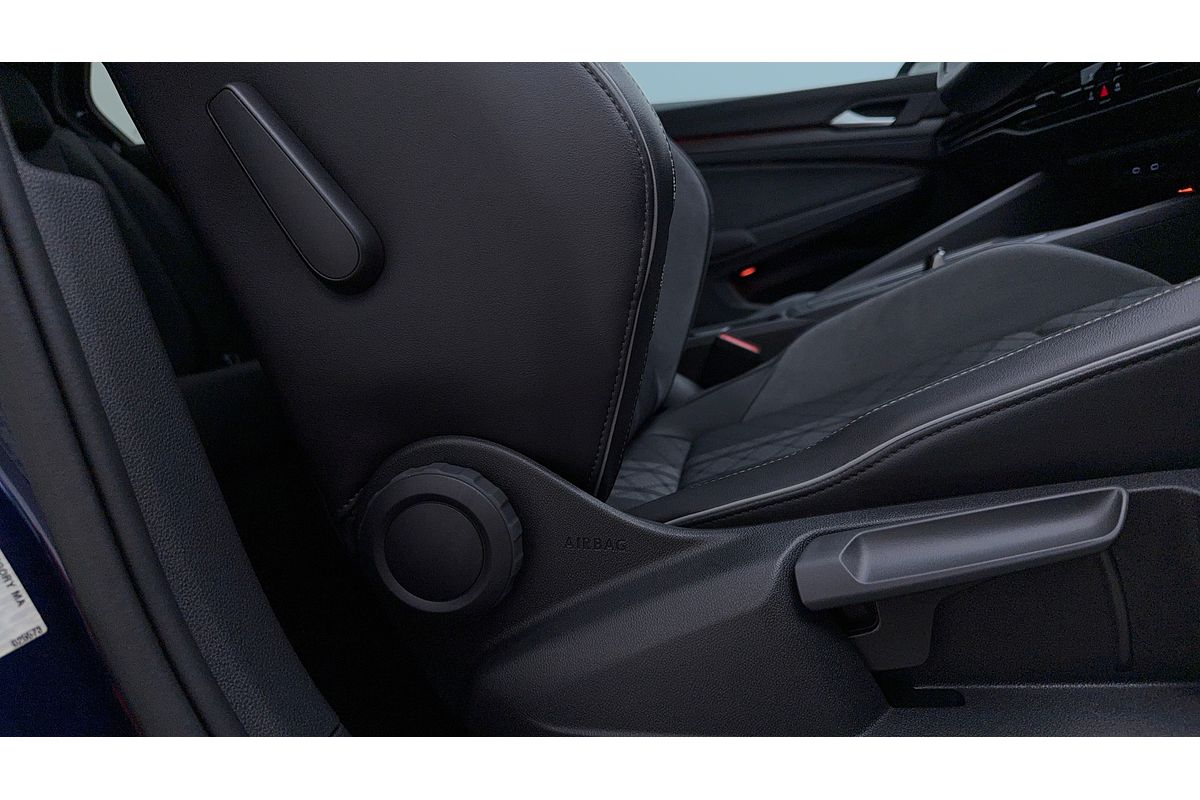 2021 Volkswagen Golf 110TSI R-Line 8