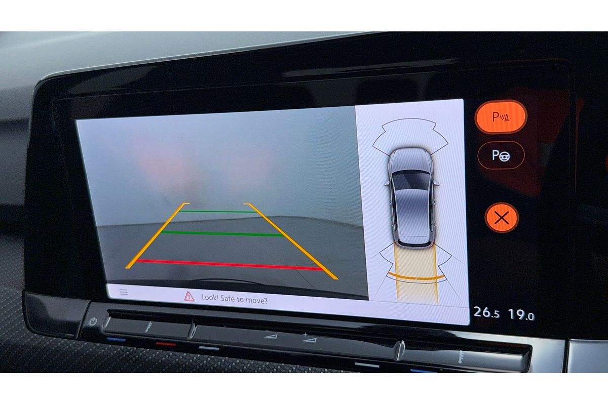 2021 Volkswagen Golf 110TSI R-Line 8