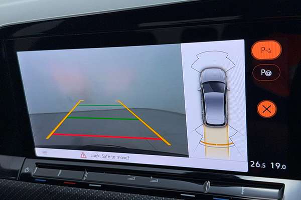 2021 Volkswagen Golf 110TSI R-Line 8