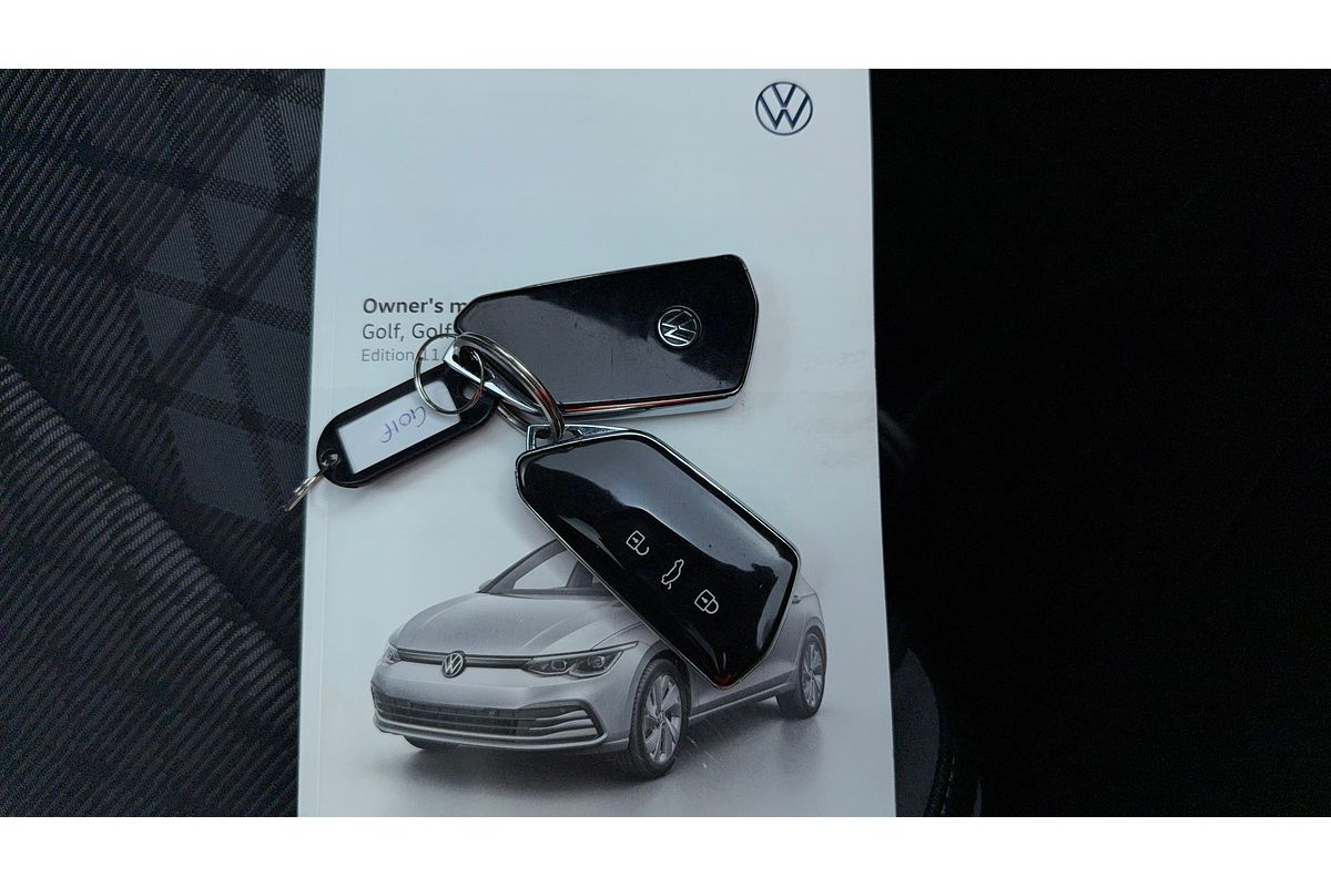 2021 Volkswagen Golf 110TSI R-Line 8