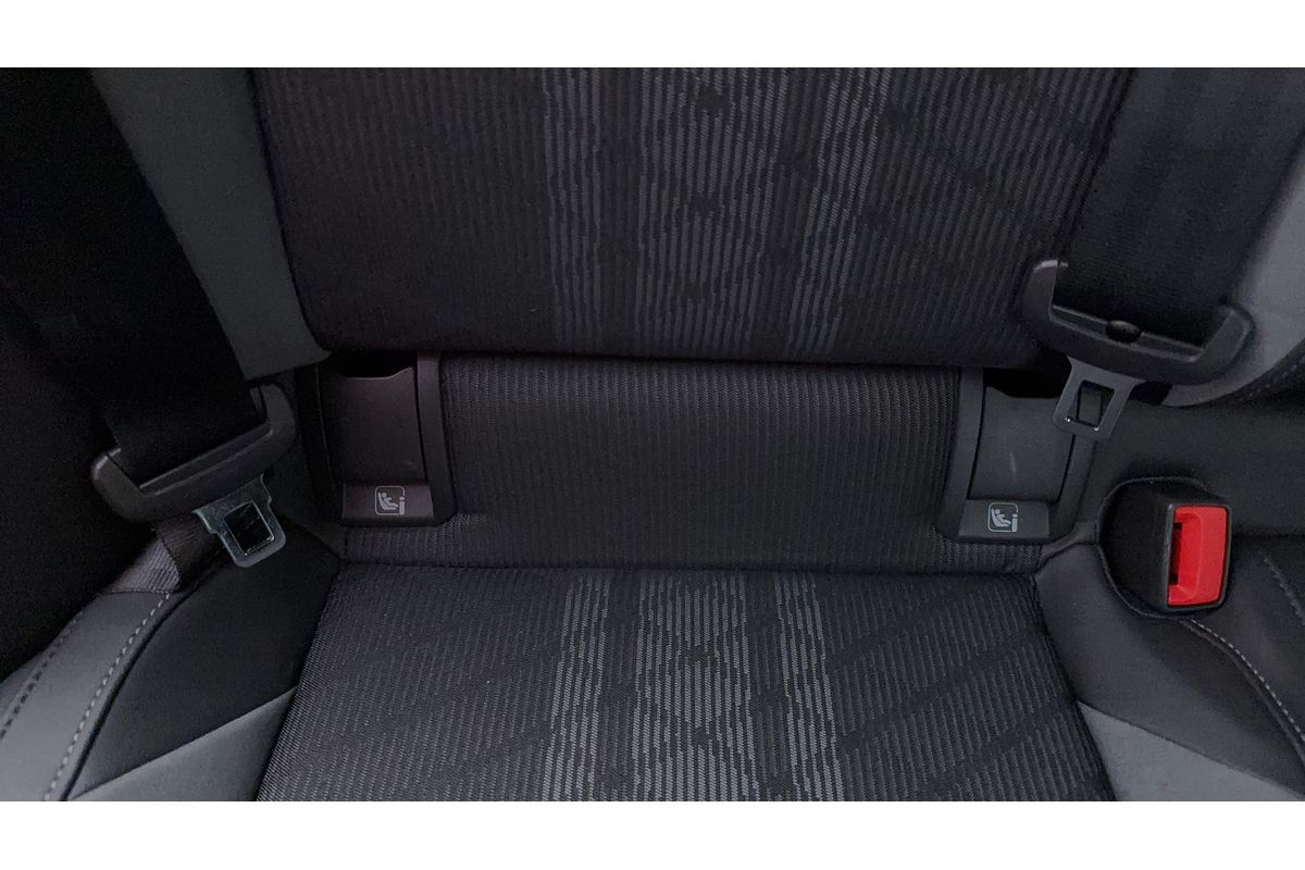 2021 Volkswagen Golf 110TSI R-Line 8