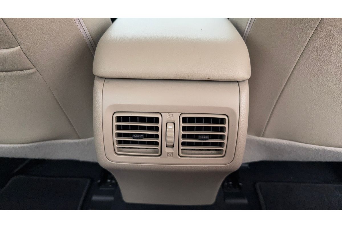 2016 Toyota Camry Atara SL ASV50R