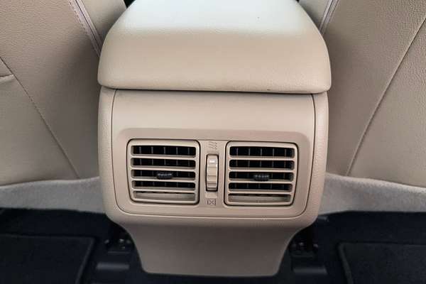 2016 Toyota Camry Atara SL ASV50R