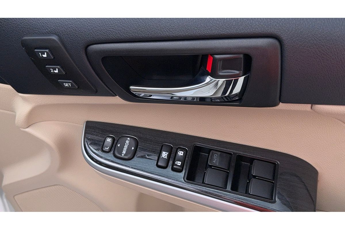 2016 Toyota Camry Atara SL ASV50R