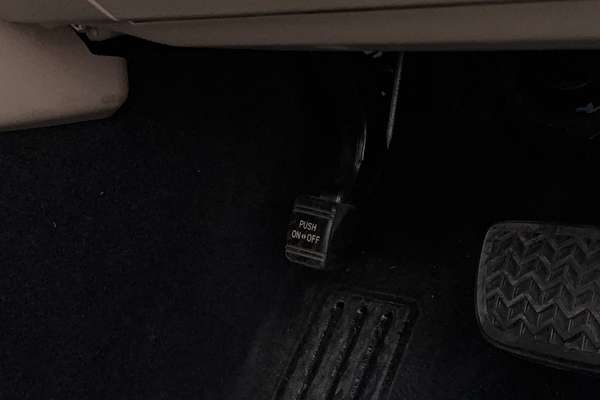 2016 Toyota Camry Atara SL ASV50R