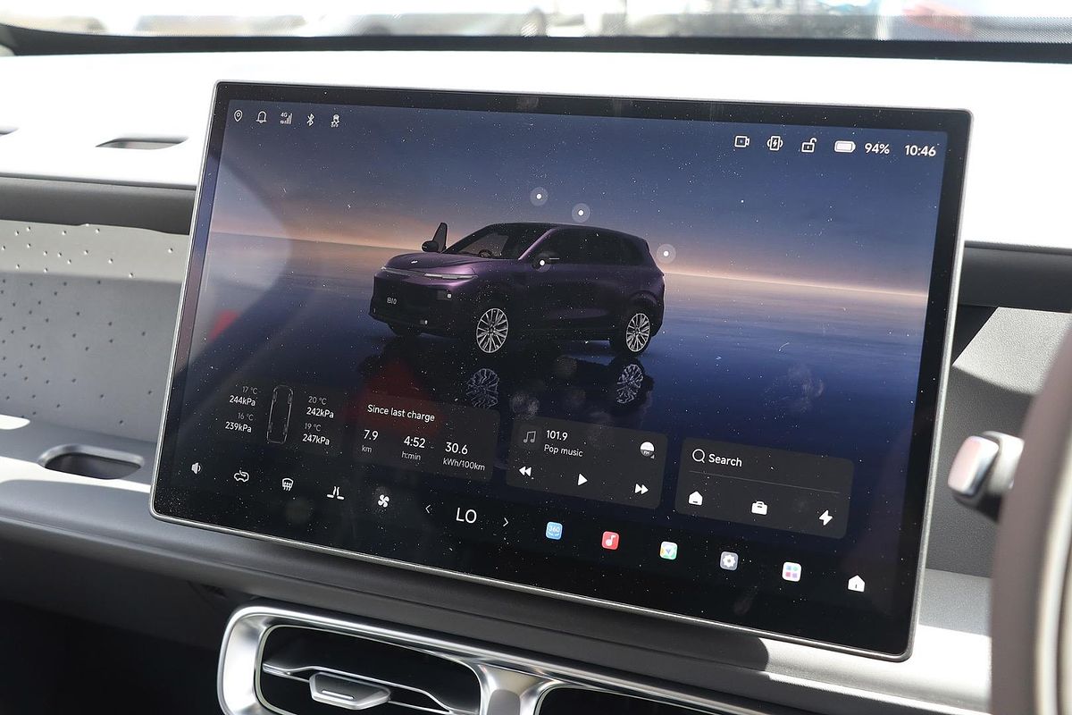 2025 Leapmotor B10 Design LR A12