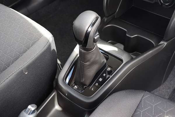 2025 Suzuki Swift Hybrid UZ