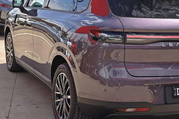 2025 Leapmotor B10 Design LR A12