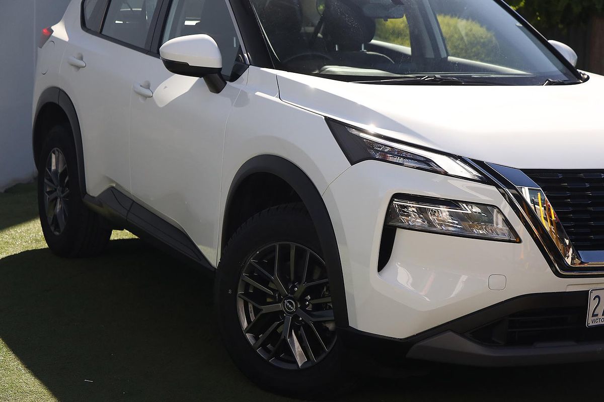 2025 Nissan X-TRAIL ST T33