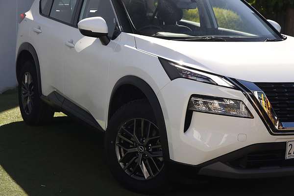 2025 Nissan X-TRAIL ST T33