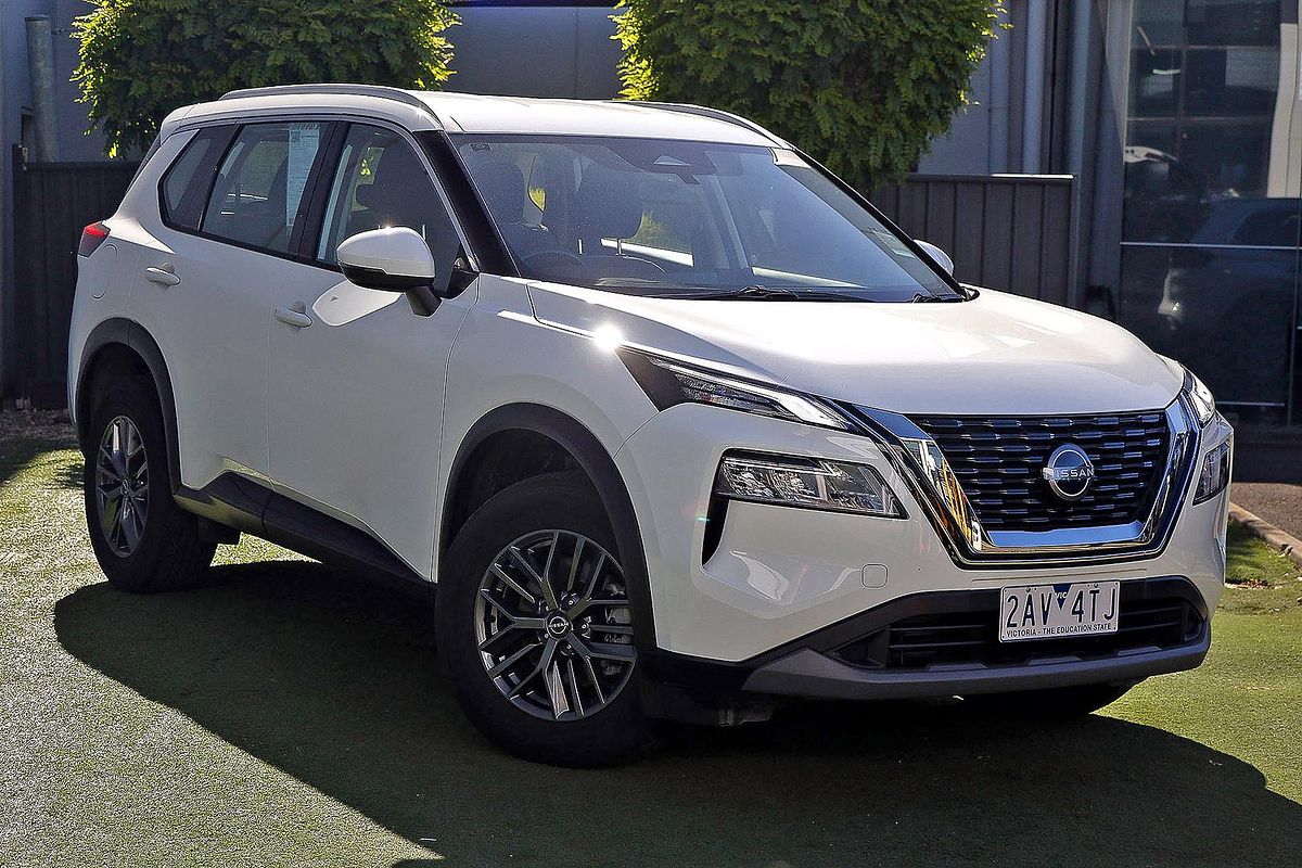 2025 Nissan X-TRAIL ST T33