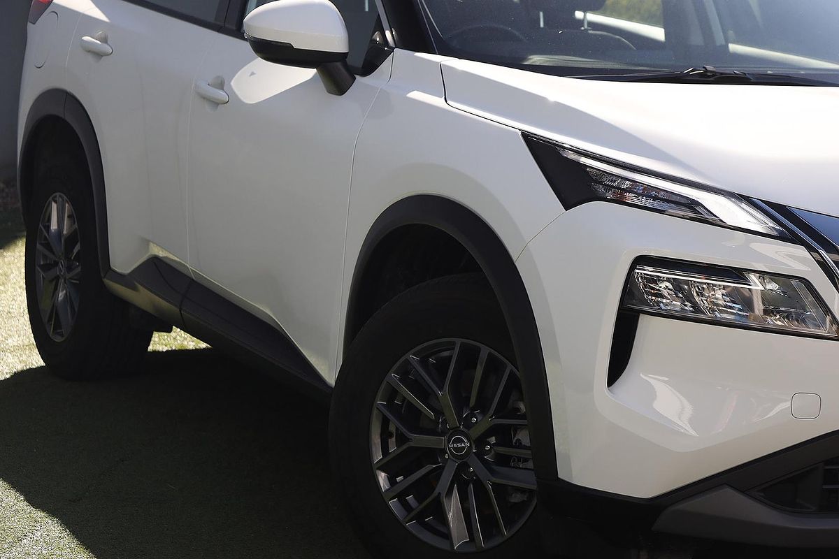 2025 Nissan X-TRAIL ST T33