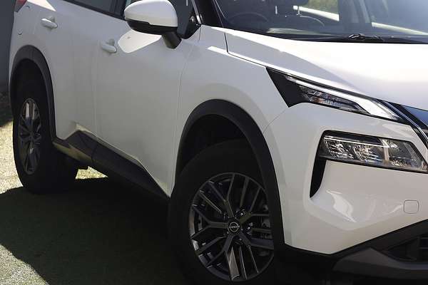 2025 Nissan X-TRAIL ST T33