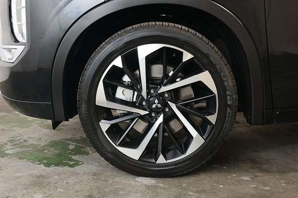 2024 Mitsubishi Outlander Exceed ZM