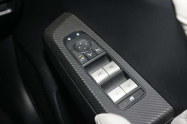 2024 Mitsubishi Outlander Exceed ZM