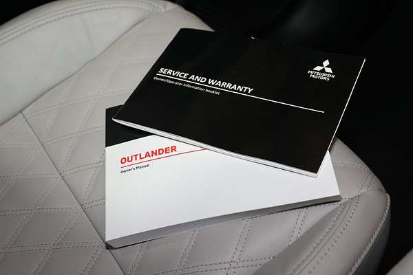 2024 Mitsubishi Outlander Exceed ZM