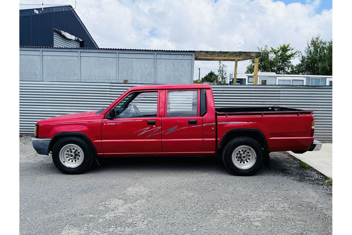 1995 Mitsubishi L200 2WD 2.5D DCAB M